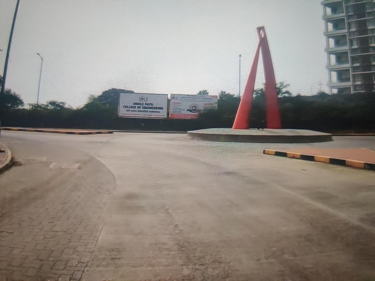 Pune Airport Eon Barclays Kharadi Luxe15 Suites Work Desks Exteriör bild