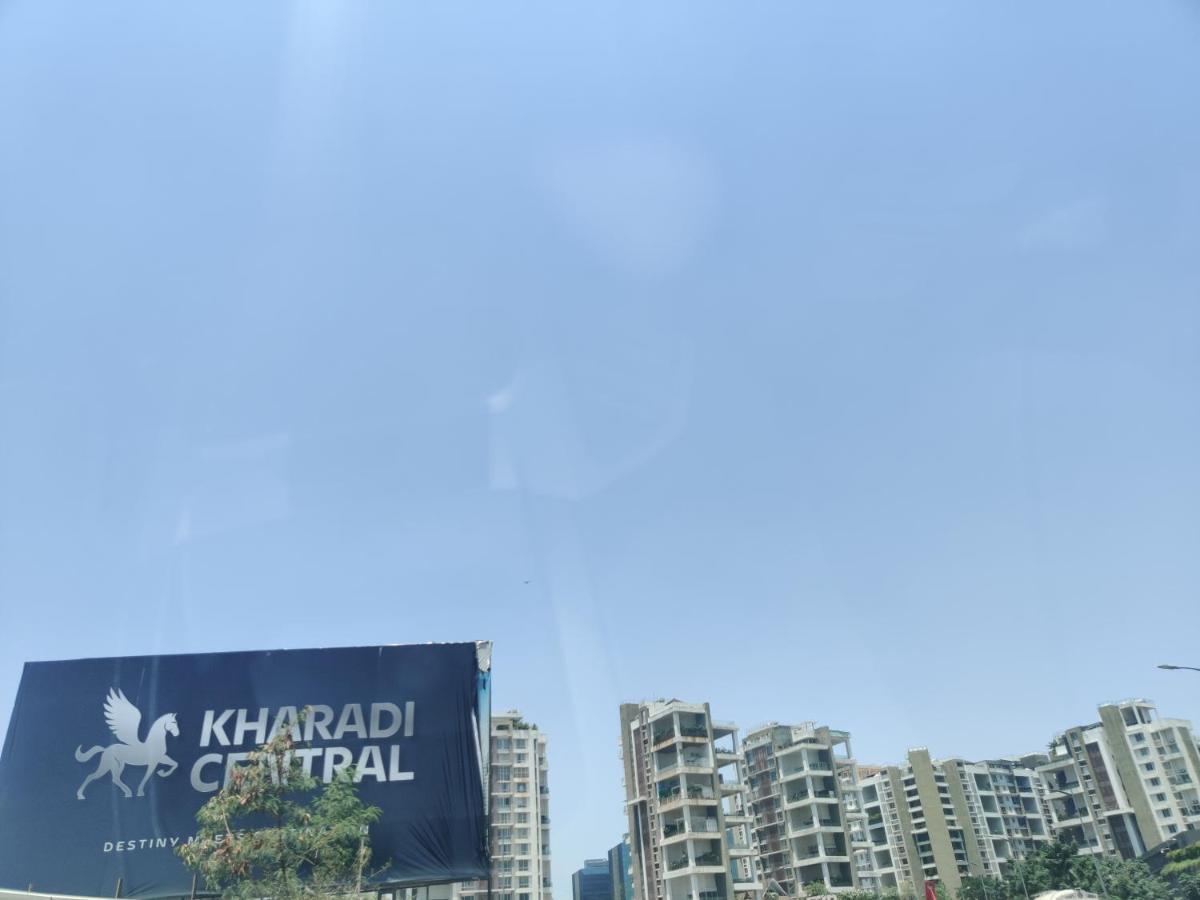 Pune Airport Eon Barclays Kharadi Luxe15 Suites Work Desks Exteriör bild